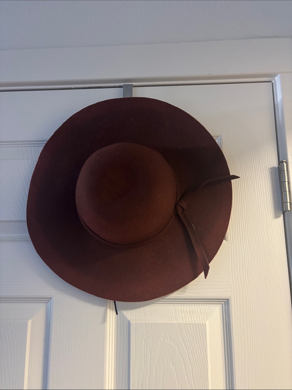 Wide Brim Wool Felt Hat in Deep Burgundy